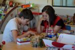 Sala Como en Casa, en el H. Gregorio Marañón, donde niños y  padres rompen con la rutina hospitalaria