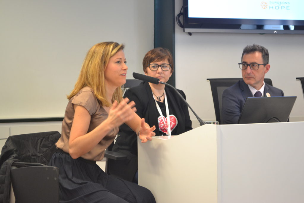 La Dra. García-Cuenlla, durante su intervención en la V Jornada de Cardiología Pediátrica