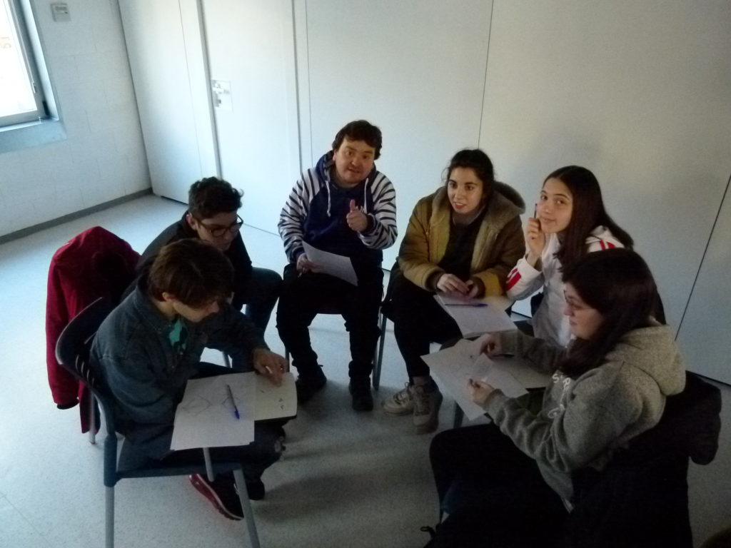 Durante el taller de habilidades sociales