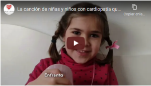 Fotograma del vídeo de la canción "Corazones de colores"