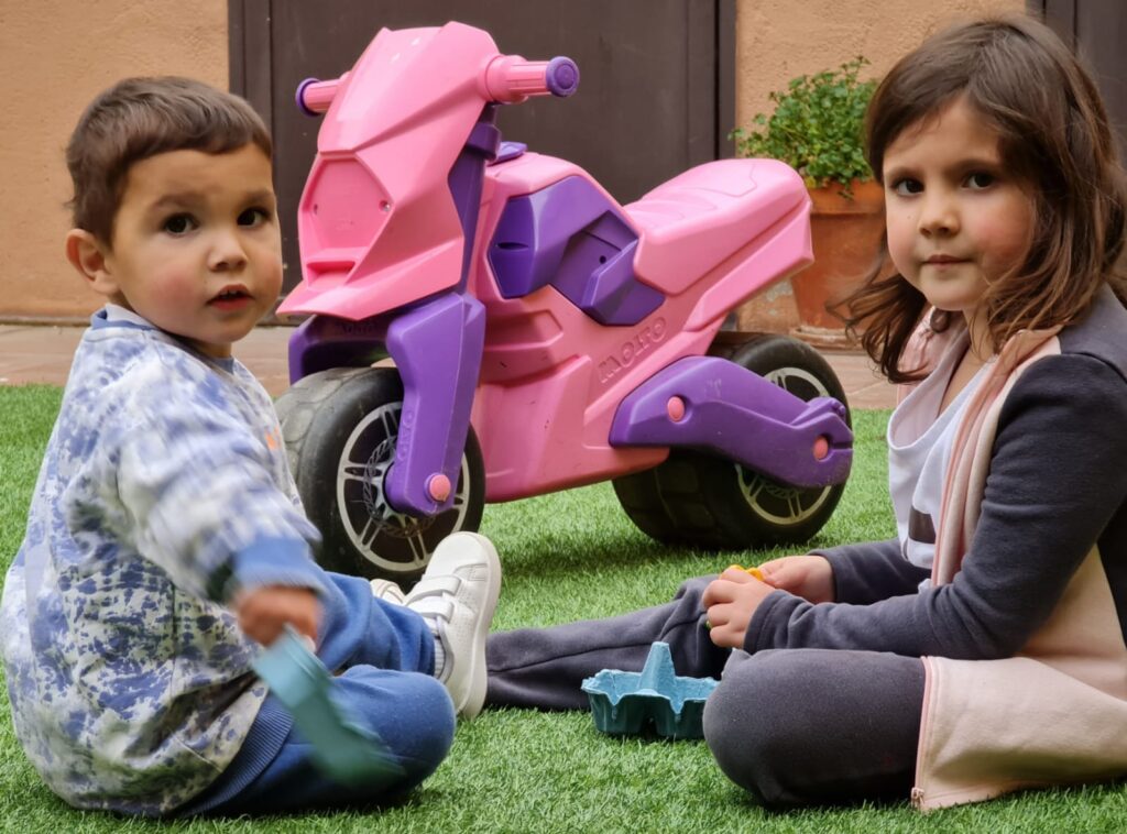 Aimar y su hermana, Mara