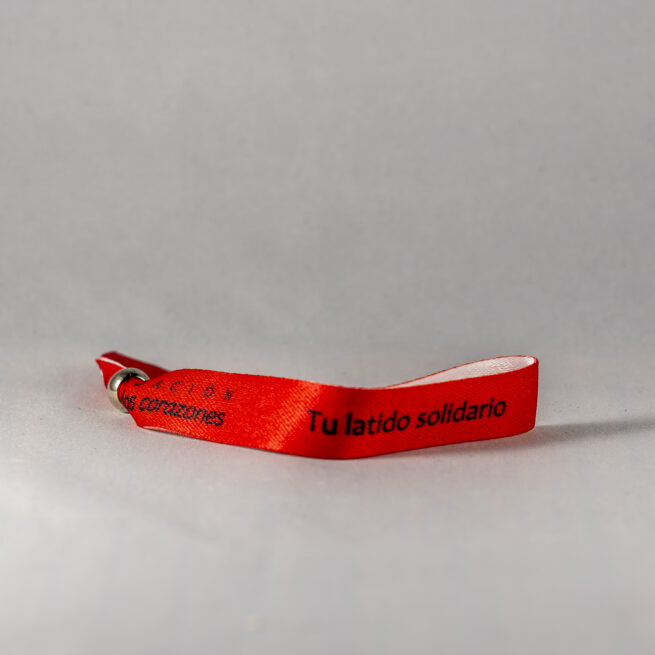 pulsera solidaria menudos corazones