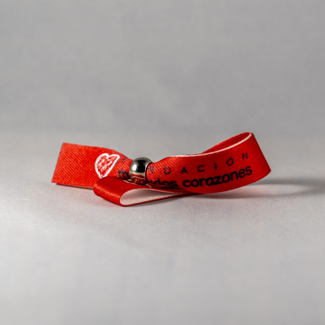 pulsera solidaria menudos corazones
