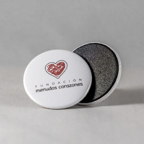 imán solidario menudos corazones