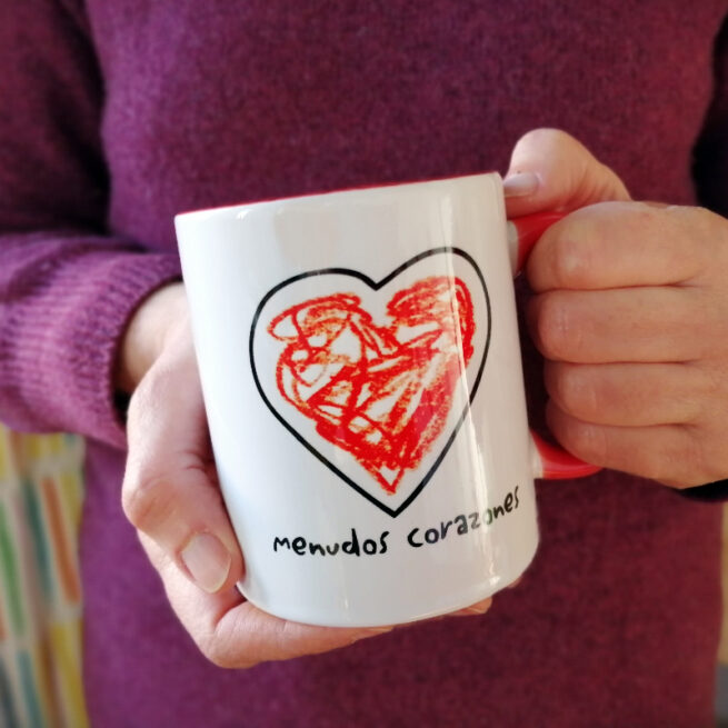 taza solidaria menudos corazones