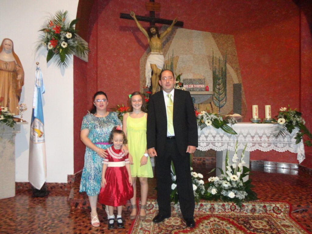 Matilde con su familia.