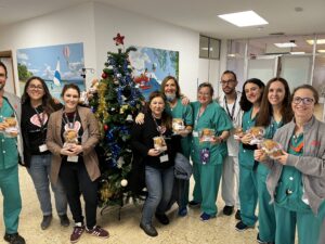 Repartimos regalos en los hospitales: en la foto, en el Hospital 12 de Octubre.