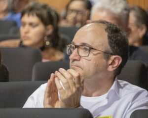 Asistente a la Jornada por las cardiopatías congénitas en el Congreso de los Diputados.