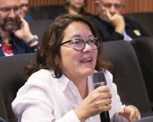 Asistente a la Jornada por las cardiopatías congénitas en el Congreso de los Diputados.