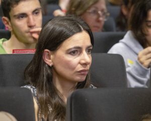 Asistente a la Jornada por las cardiopatías congénitas en el Congreso de los Diputados.