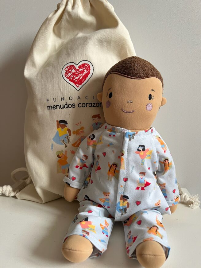 Muñeco Solidario Menudos Corazones – Diseñado por Pampam - Imagen 4