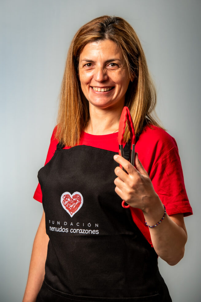 Delantal Solidario Menudos Corazones - Imagen 3