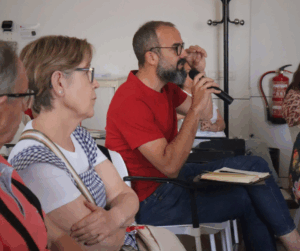 Los participantes en la II Jornada de Duelo de Menudos Corazones compartieron un diálogo cercano y sincero con los ponentes.