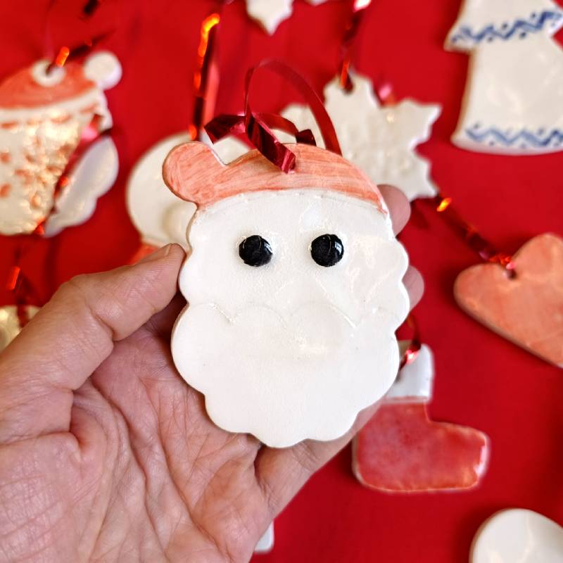 Adornos de Navidad de Cerámica Solidarios – Hechos a Mano y con Corazón - Imagen 4