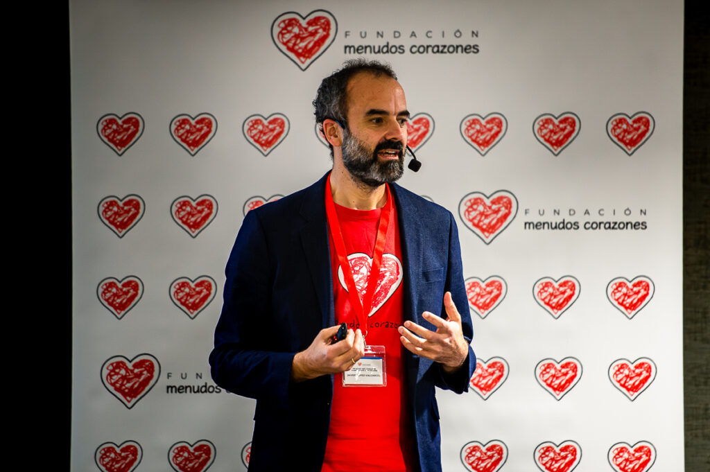 Resiliencia y claves para vivir más positivamente en la charla sobre optimismo inteligente de la XXII Jornada sobre Cardiopatías Congénitas de Menudos Corazones