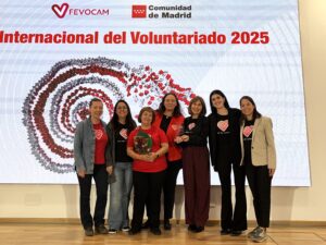 Voluntarias y equipo técnico de Menudos Corazones, en la entrega de los Reconocimientos al Voluntariado de la Comunidad de Madrid.